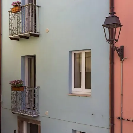 Colours In The Street Bosa
